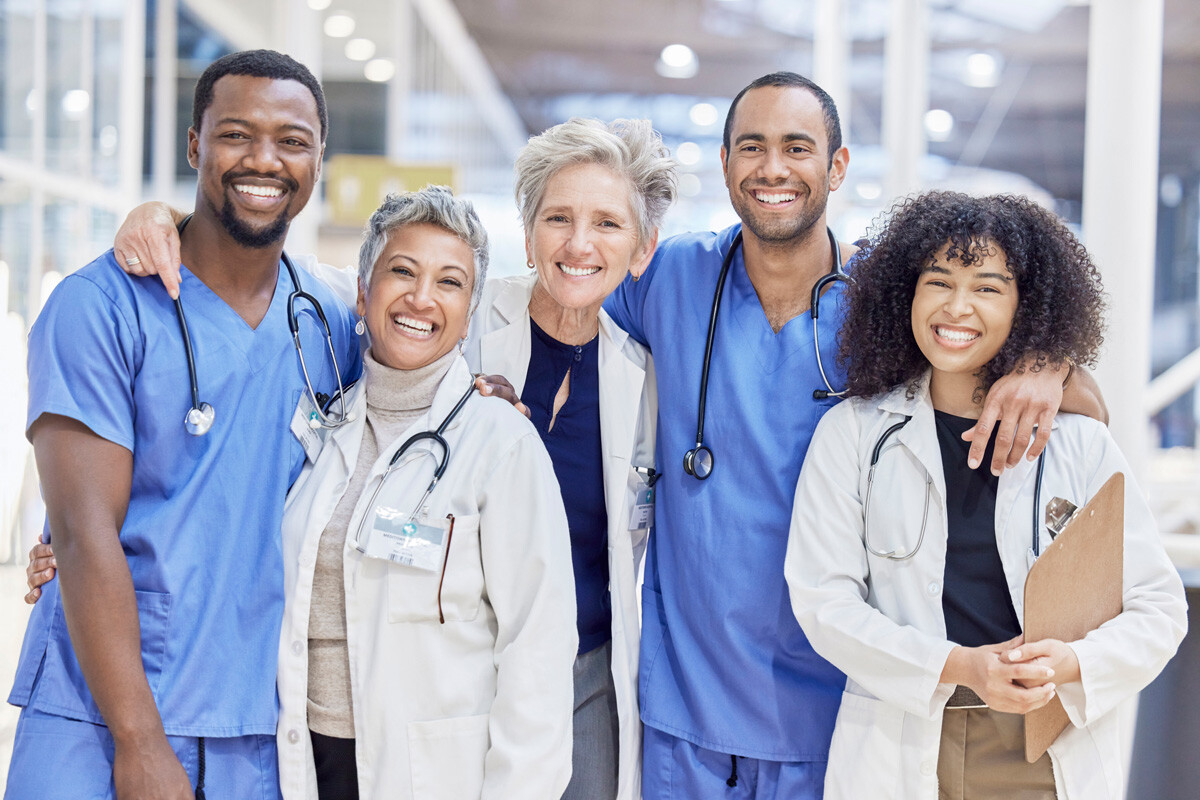 happy-portrait-group-and-doctors